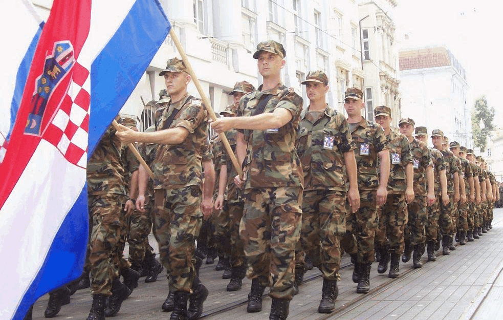 BAHANALISANJE HRVATSKIH VOJNIKA: Umesto da gase požar sa vatrogascima, pijani dočekali vojnu policiju 